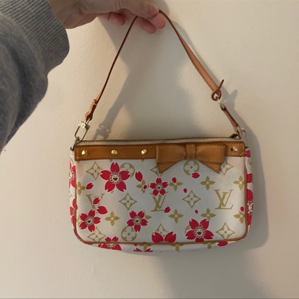 Louis Vuitton pochette